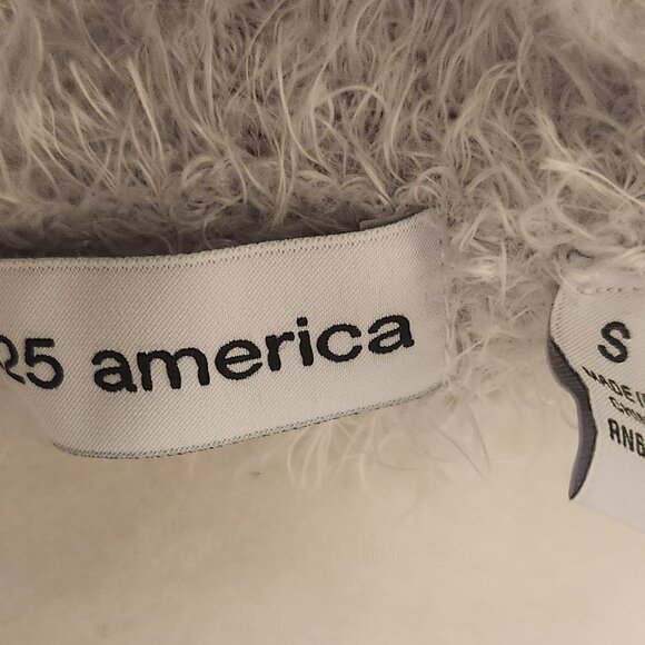 525 America Short Sleeve sweater. NWT. Size Small - Picture 9 of 11